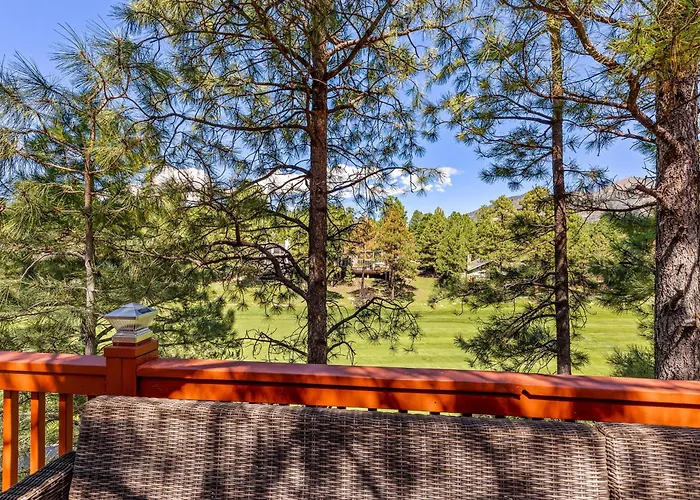 Holiday home Ace - A Hole In One Right On The Golf Course Hot Tub Mt Views Pines *