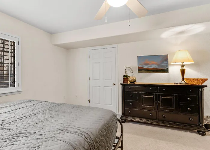Ace - A Hole In One Right On The Golf Course Hot Tub Mt Views Pines Holiday home