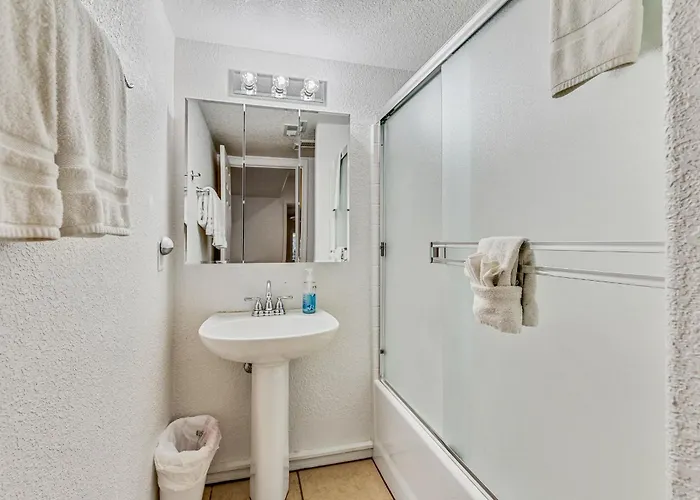 Holiday home Ace - A Hole In One Right On The Golf Course Hot Tub Mt Views Pines Flagstaff