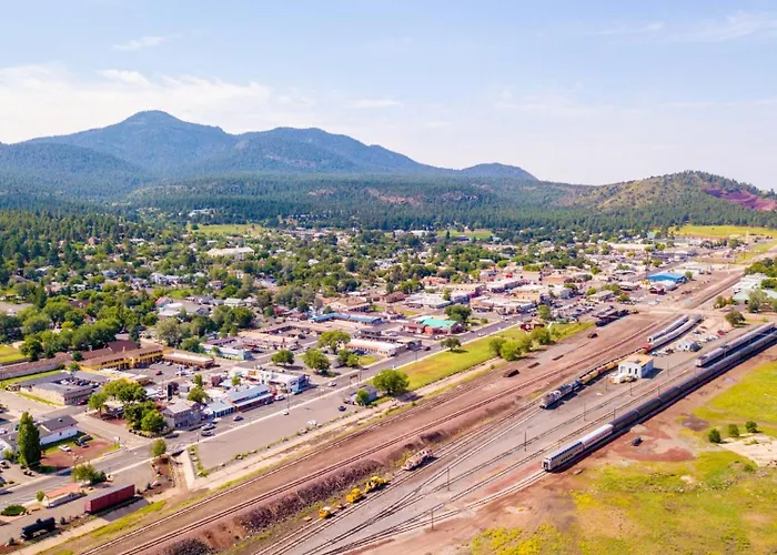 Holiday home Ace - A Hole In One Right On The Golf Course Hot Tub Mt Views Pines Flagstaff